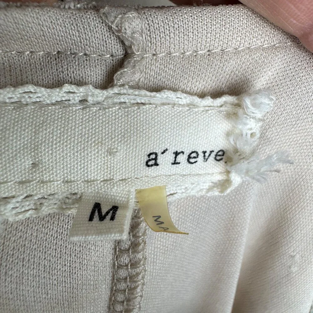 AReve scoop neckline